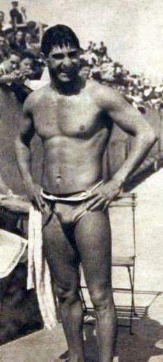 File:Afred 'Artem' Nakache, en septembre 1941 à Toulouse lors des championnats de France de natation (3 titres).jpg