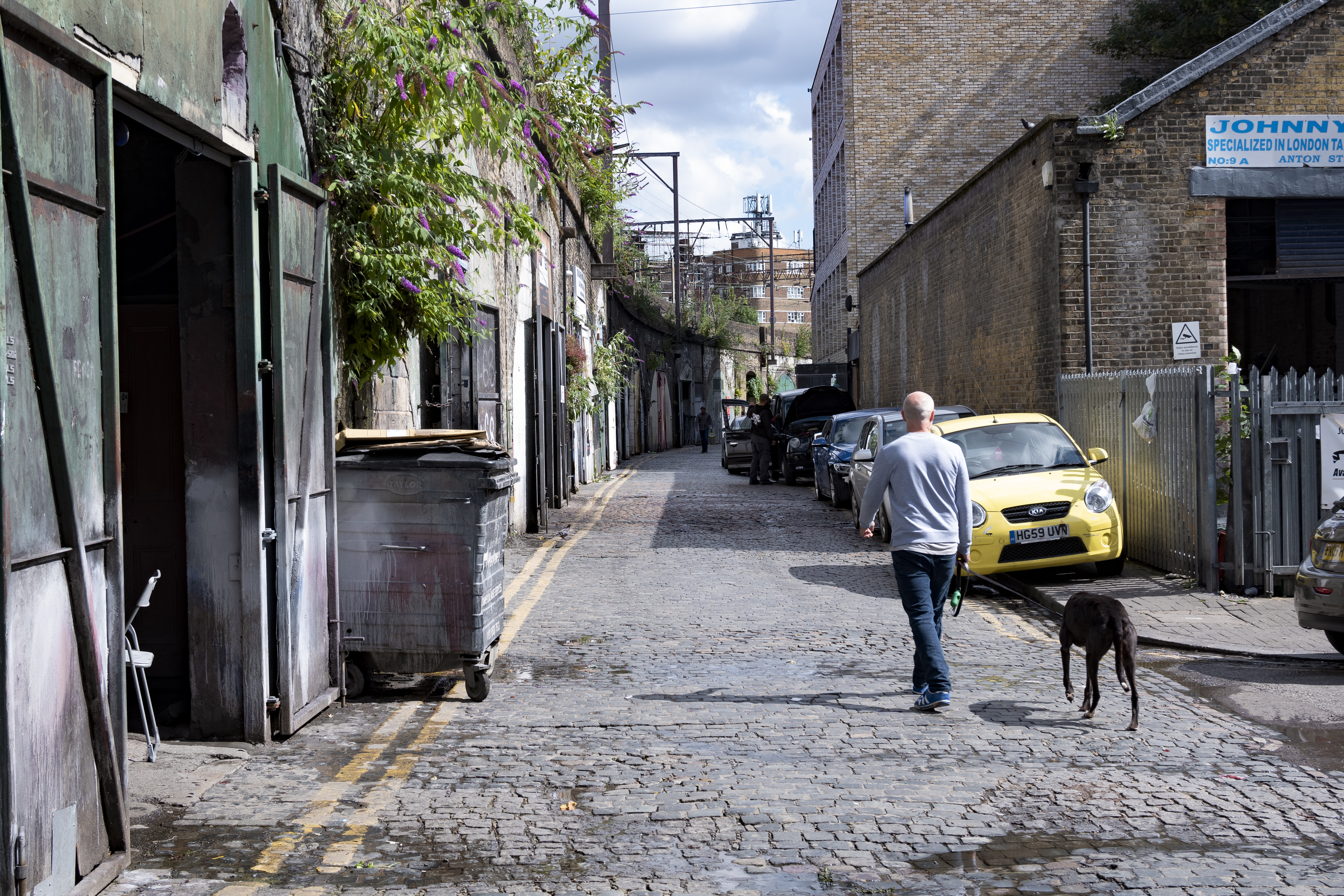 Улица Andre delvauxpad 70 Антверпен. Hackney Yard.