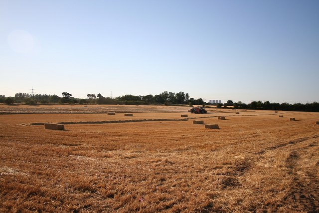 File:Baling - geograph.org.uk - 206988.jpg