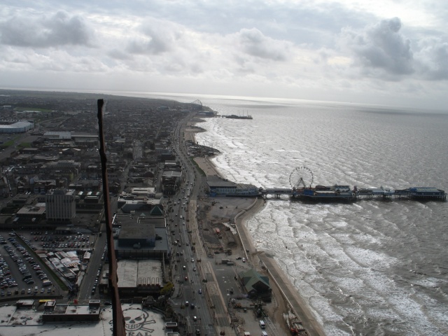 File:Blackpool Promenade Looking South - geograph.org.uk - 1520522.jpg