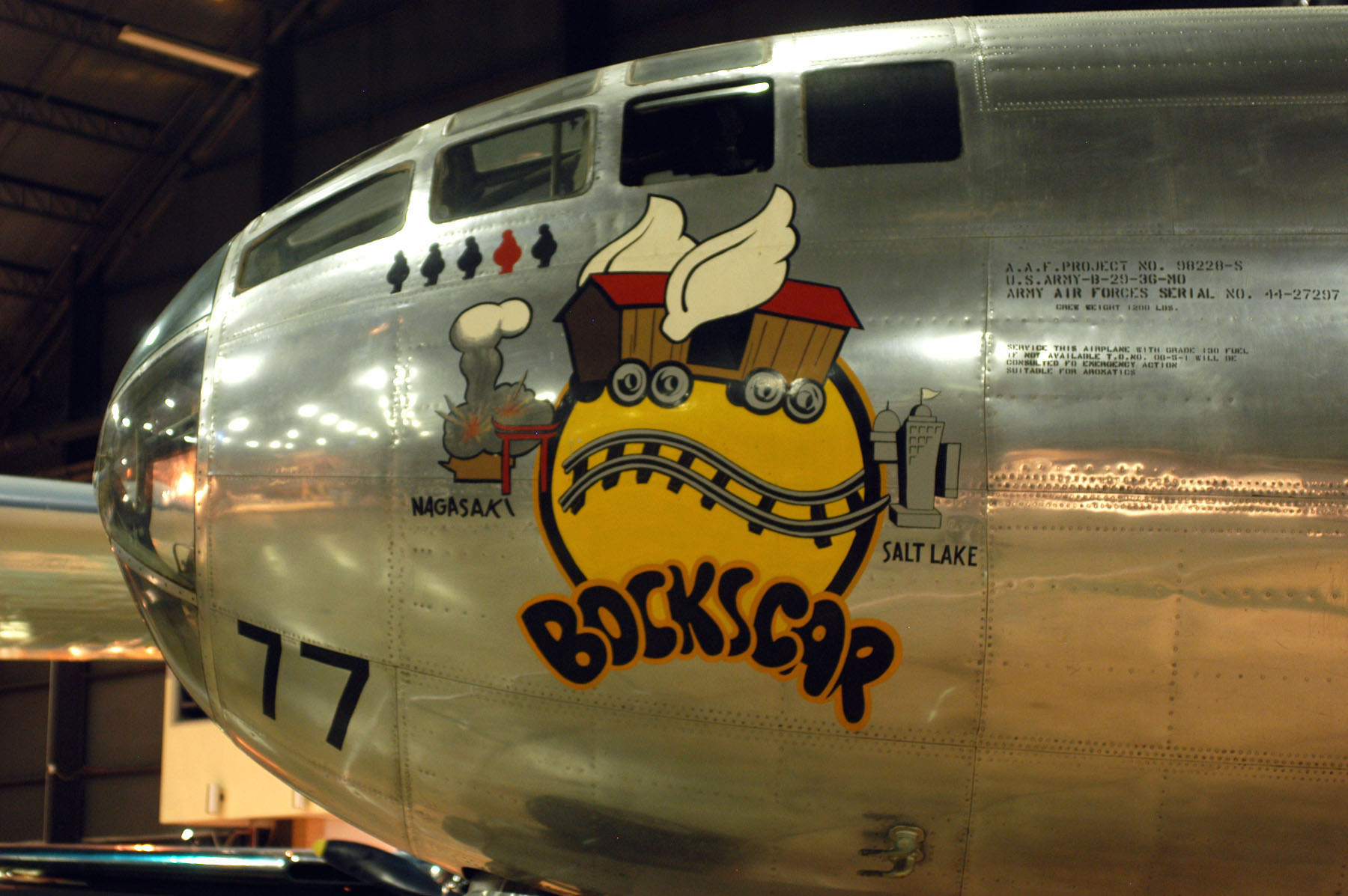 b 29 enola gay plane