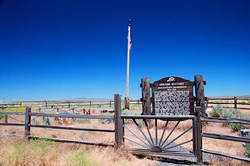 File:Charbonneau Memorial (Malheur County, Oregon scenic images) (malDA0101a).jpg