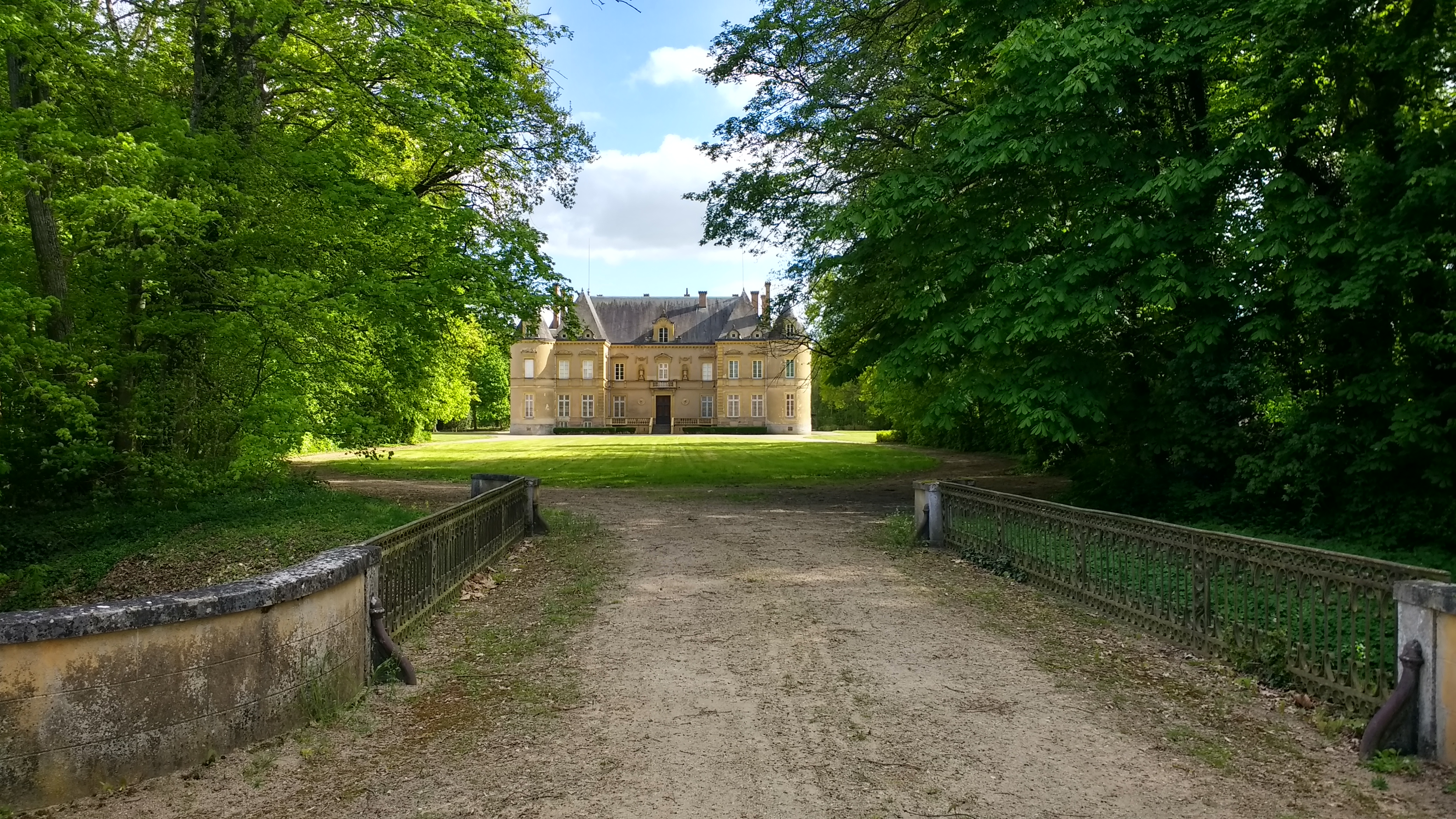 Château de Beaulon null France null null null null