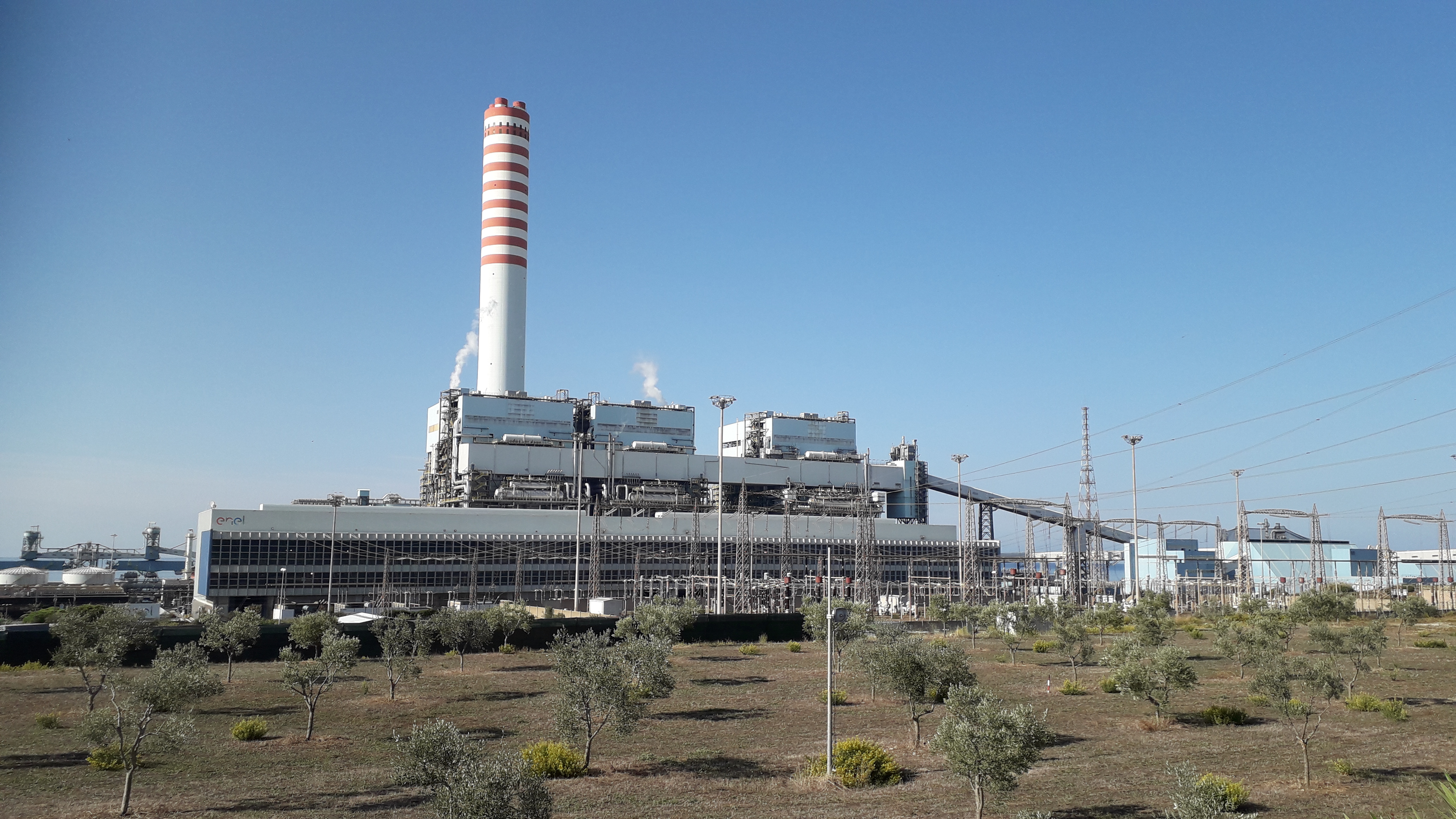 Coal plant. Enel Италия электростанция.