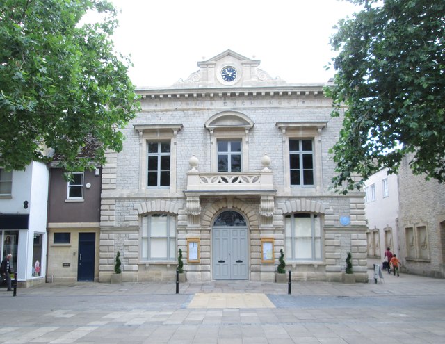 File:Corn Exchange - High Street (geograph 3598904).jpg