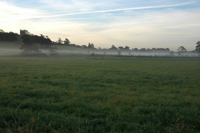 File:Croome D'Abitot Church and Croome Court at dawn - geograph.org.uk - 587098.jpg