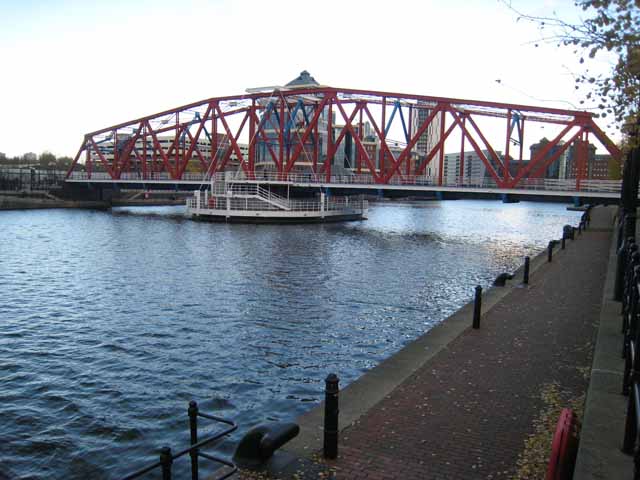 File:Detroit Bridge, Salford Quays - geograph.org.uk - 628198.jpg