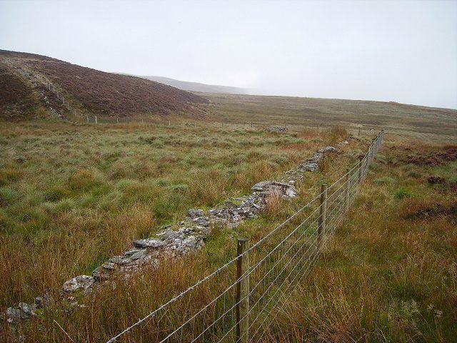 File:Fence corner - geograph.org.uk - 254363.jpg