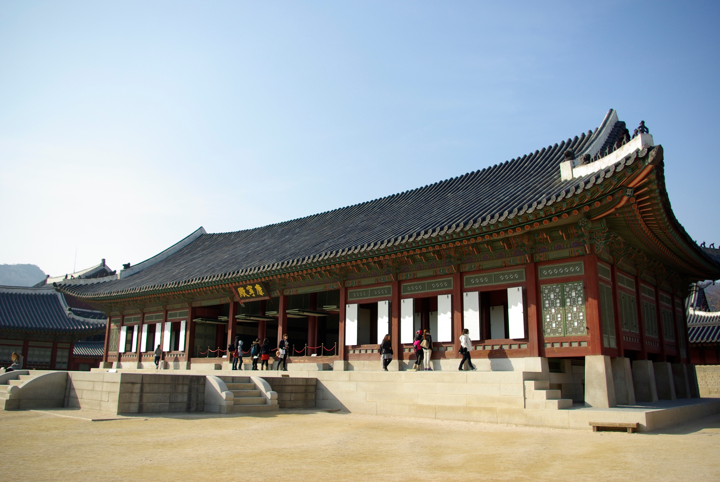 File:Gyeongbokgung-Gangnyeongjeon 2.JPG - Wikimedia Commons