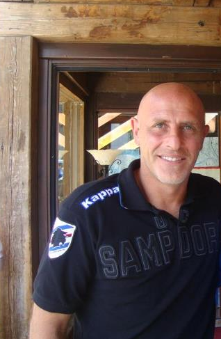 <span class="mw-page-title-main">Antonio Chimenti</span> Italian footballer (born 1970)