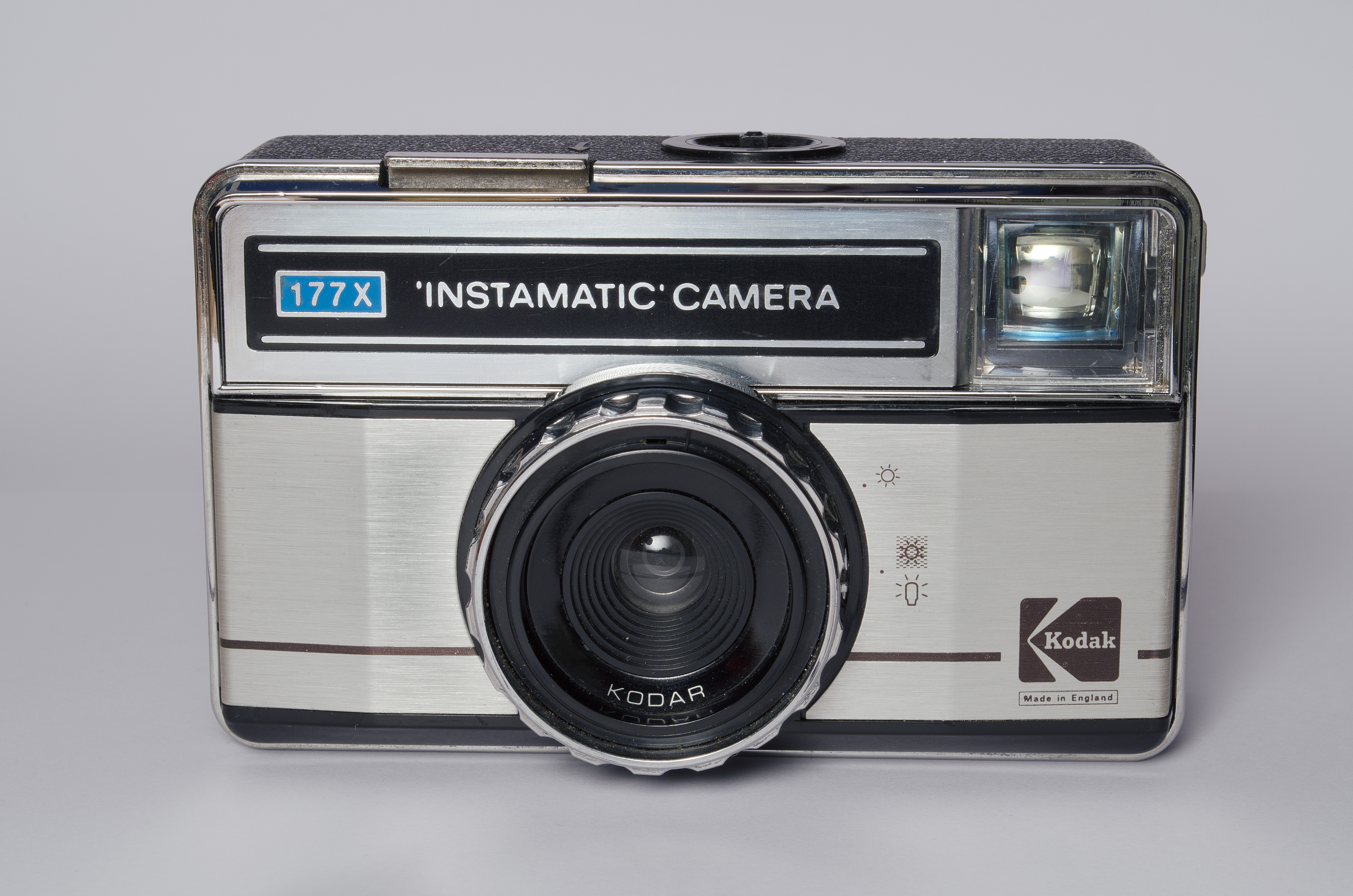 File:Kodak Instamatic 177X.JPG - Wikimedia Commons