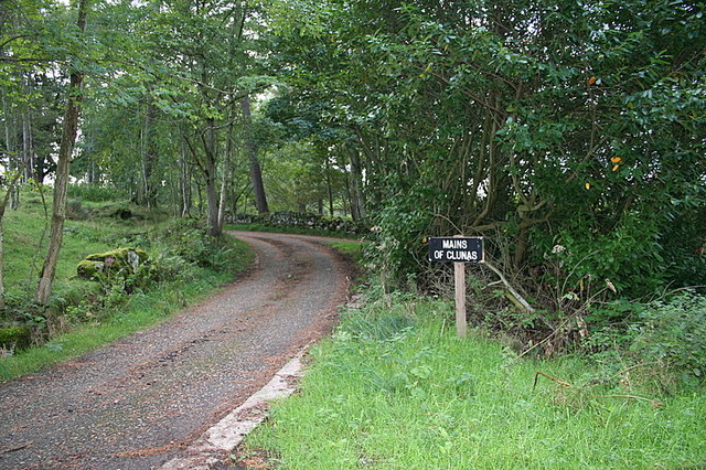 File:Lane to Mains of Clunas. - geograph.org.uk - 253735.jpg