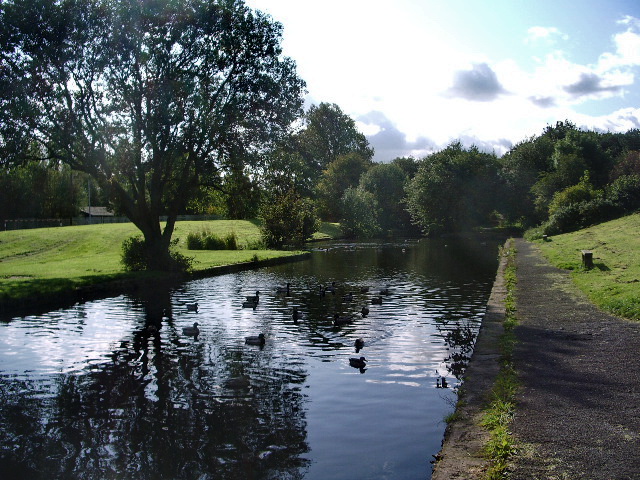 File:Leeds and Liverpool Canal, Basin - geograph.org.uk - 992783.jpg