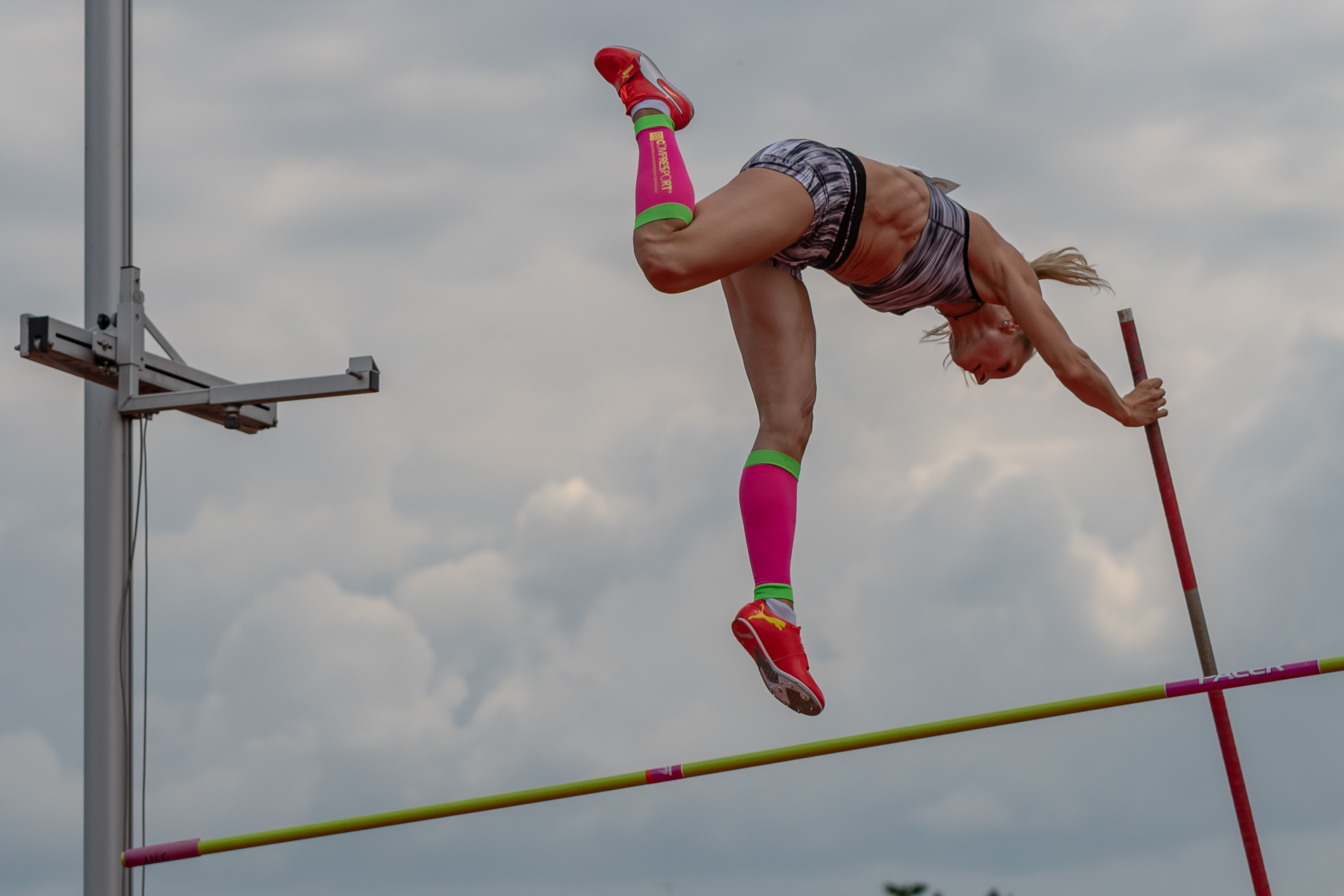 Номер с шестом. Tatiana Grigorieva Pole Vault Brisabane. Hesch.