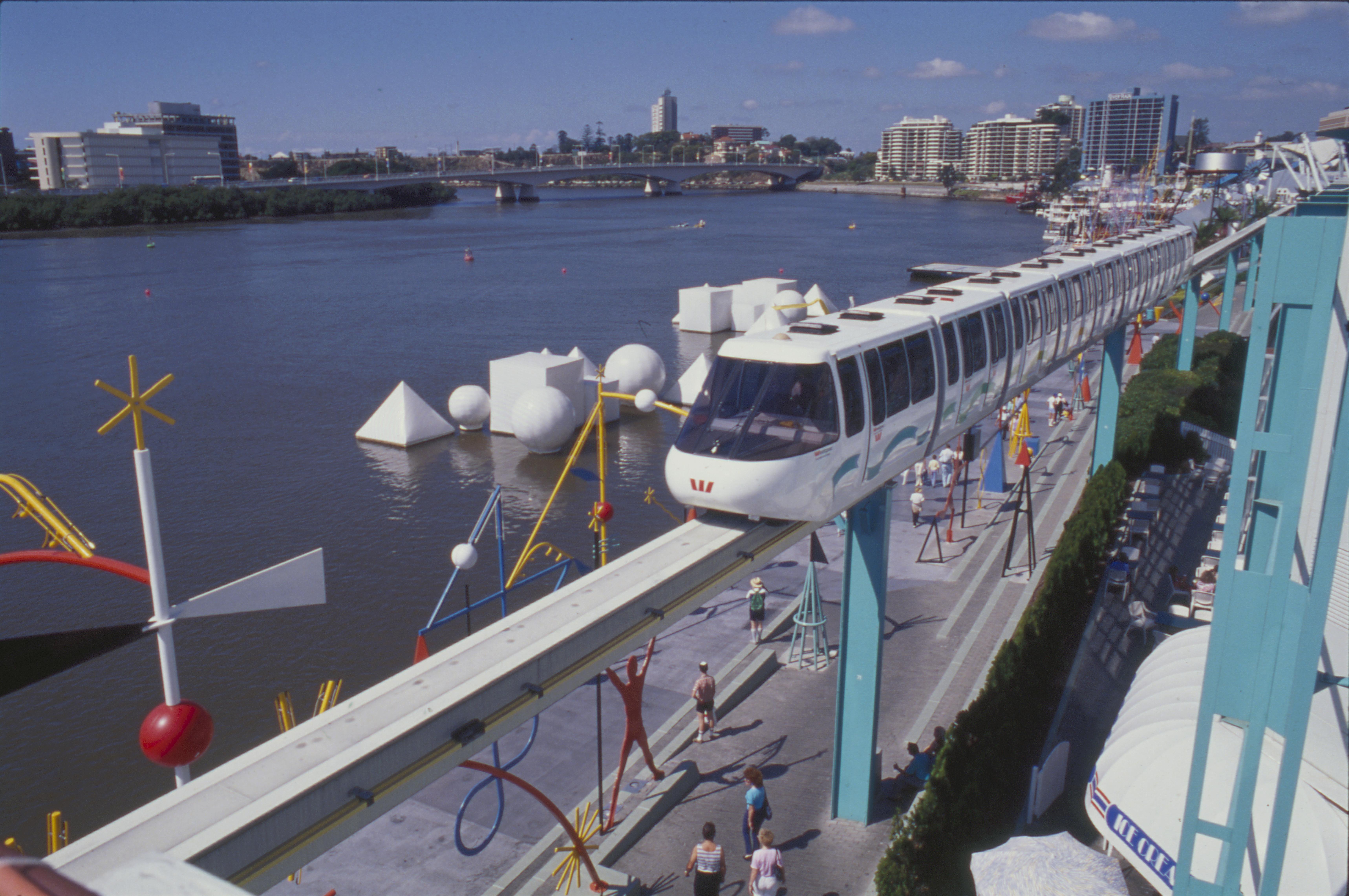 Von Roll MkII monorail at [[World Expo 88