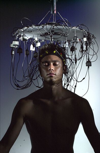 File:Musical brainwave performance at deconism gallery.jpg