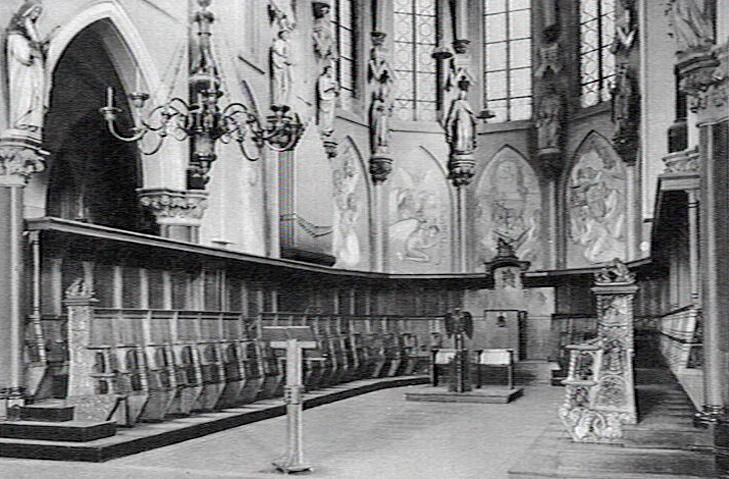 File:Oude interieur abdijkerk.jpg