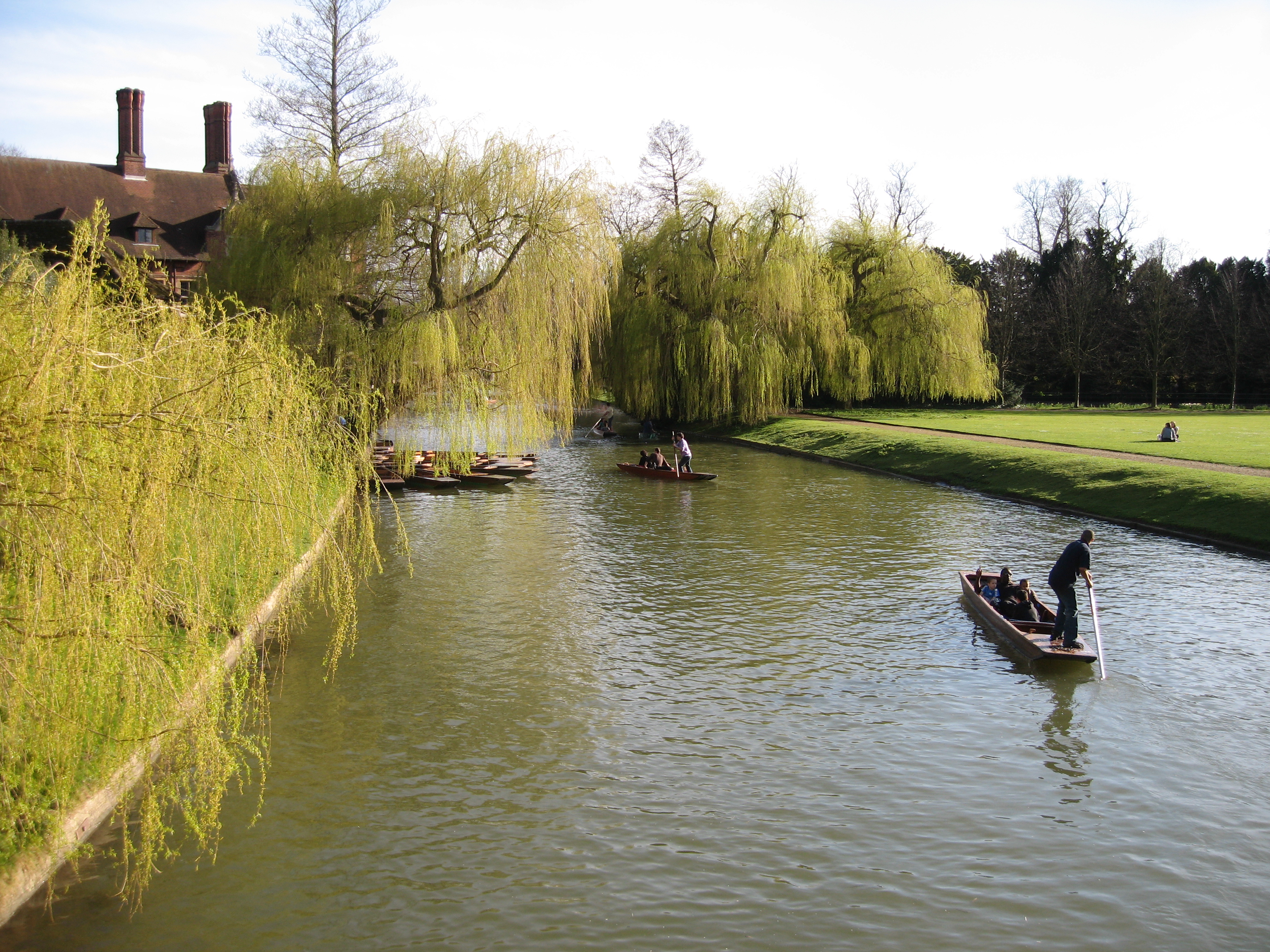 File:Punting on the Cam (2).jpg - Wikimedia Commons