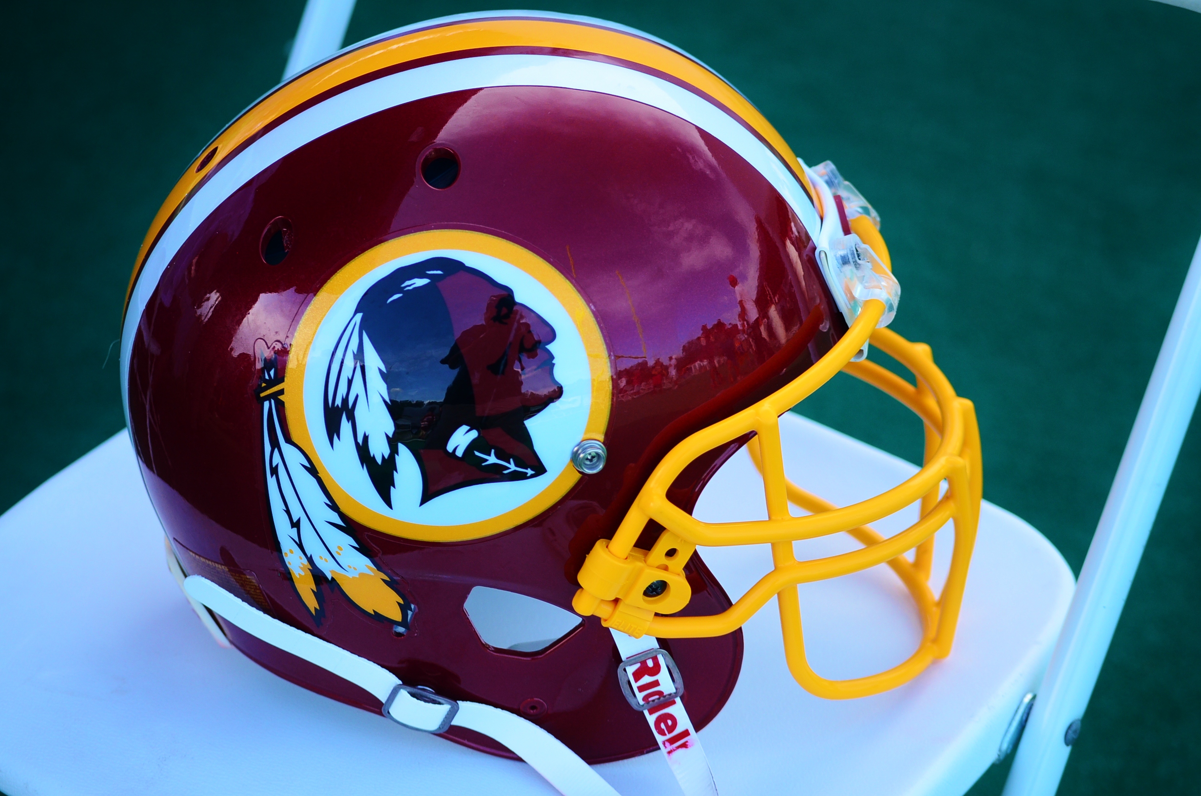 File:Redskins helmet (7984122127).jpg - Wikimedia Commons