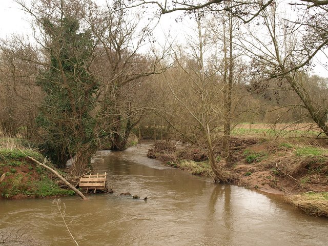 File:River Tone - geograph.org.uk - 1206682.jpg