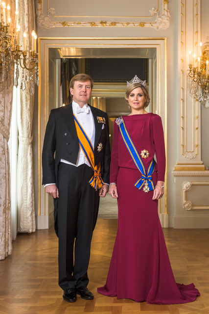 File Staatsiefoto Zijne Majesteit Koning Willem Alexander En Hare Majesteit Koningin Maxima Jpg Wikimedia Commons