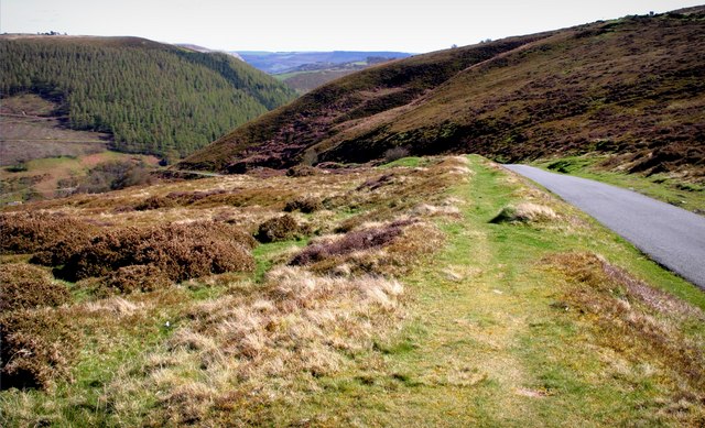 Summit of the Horseshoe Pass - geograph.org.uk - 235436