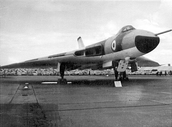 File:VulcanB2atFilton1960s.jpg