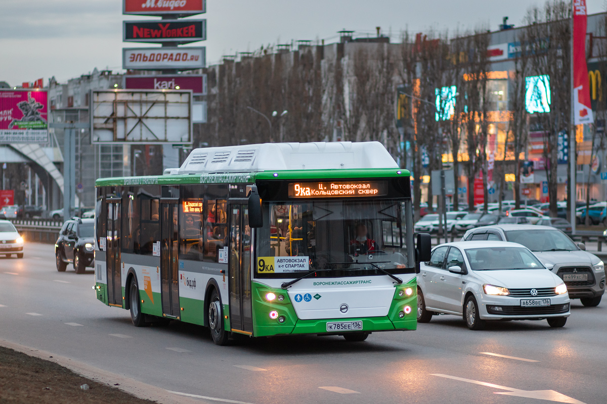 автобус на маршруте в москве