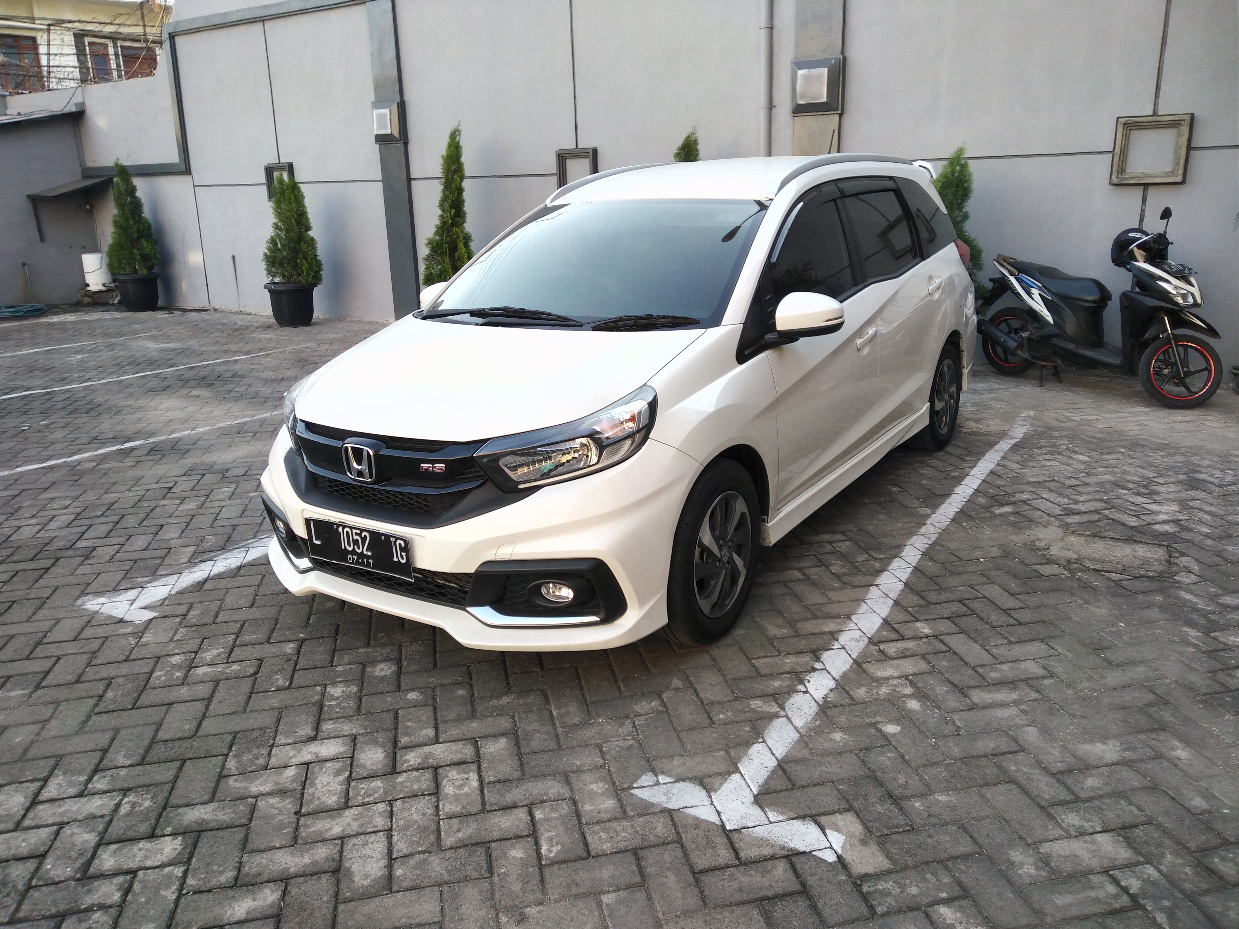 Опубликован видеотизер рестайлингового минивэна Honda Mobilio