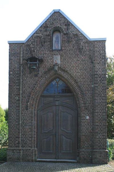 File:43 Heiligkreuz-Kapelle, Viersener Str. 177 (Anrath).jpg