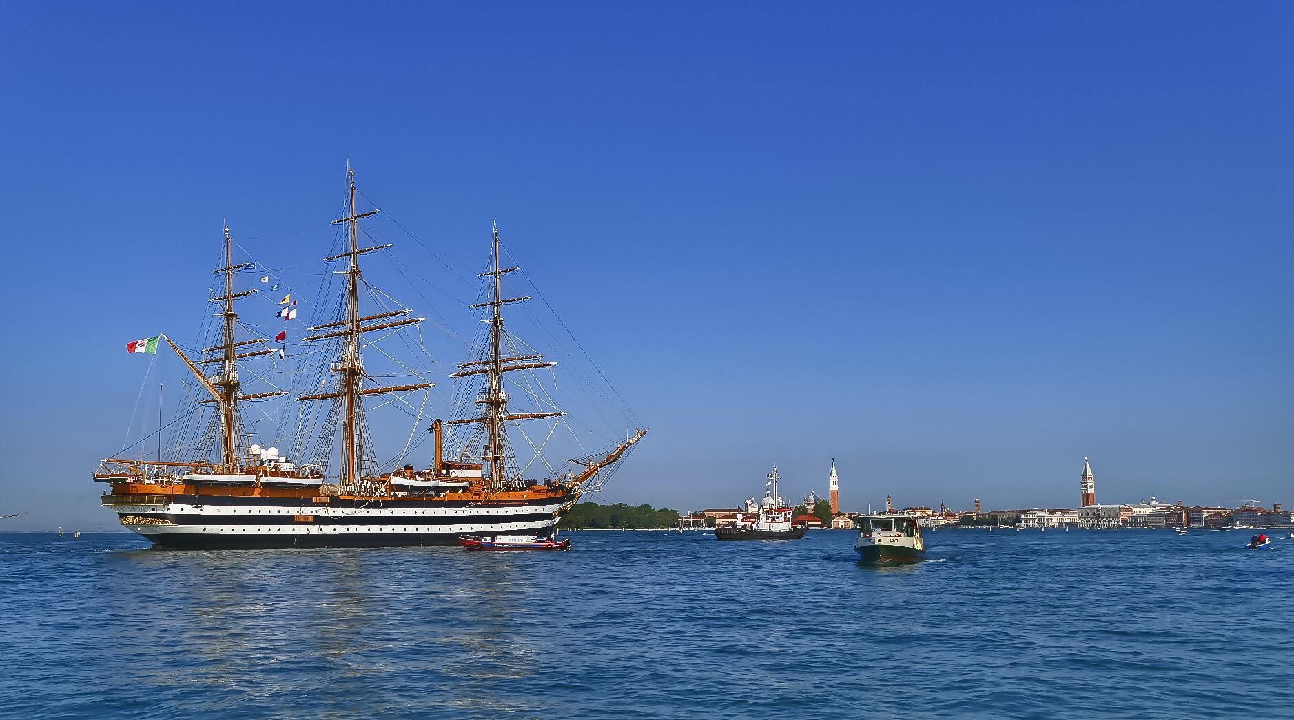 Amerigo_Vespucci_entra_Porto_Venezia.jpg