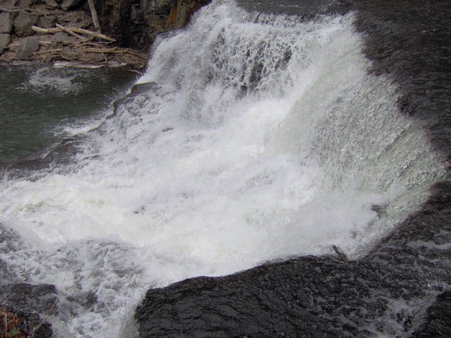 File:Big-falls-duck-river-tennessee.jpg