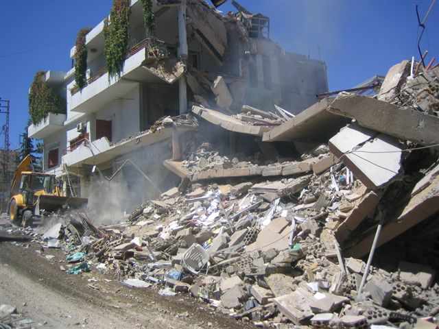 File:Bombed building in Baalbeck.jpg