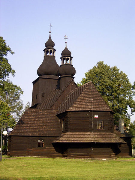 File:Borowa Wies - st Nicholas church.jpg