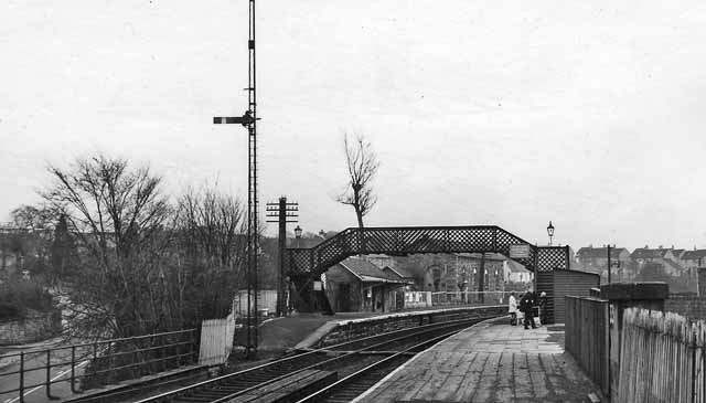 File:Busby railway station 1954897 9a85c608.jpg