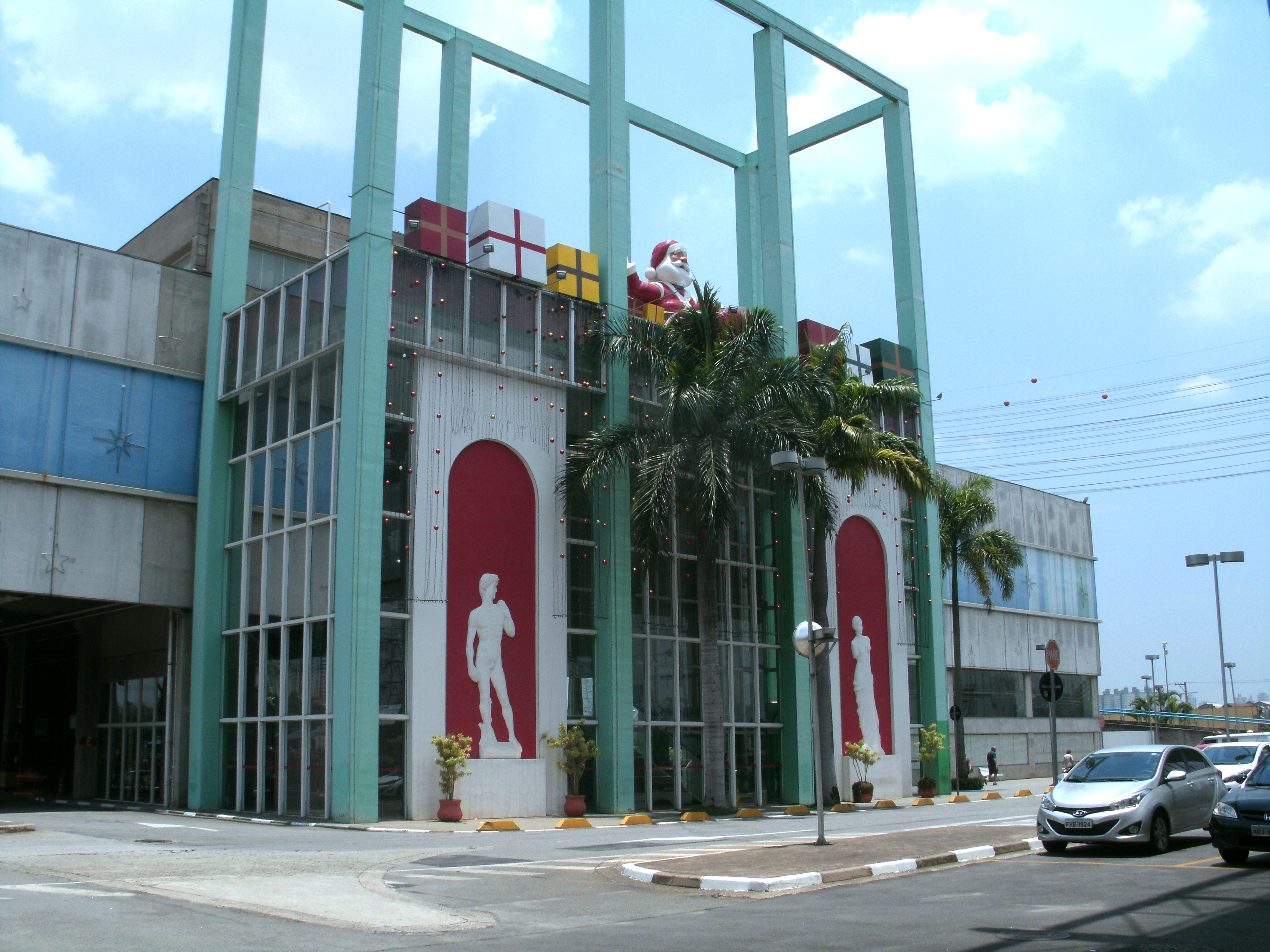 Central Plaza Shopping