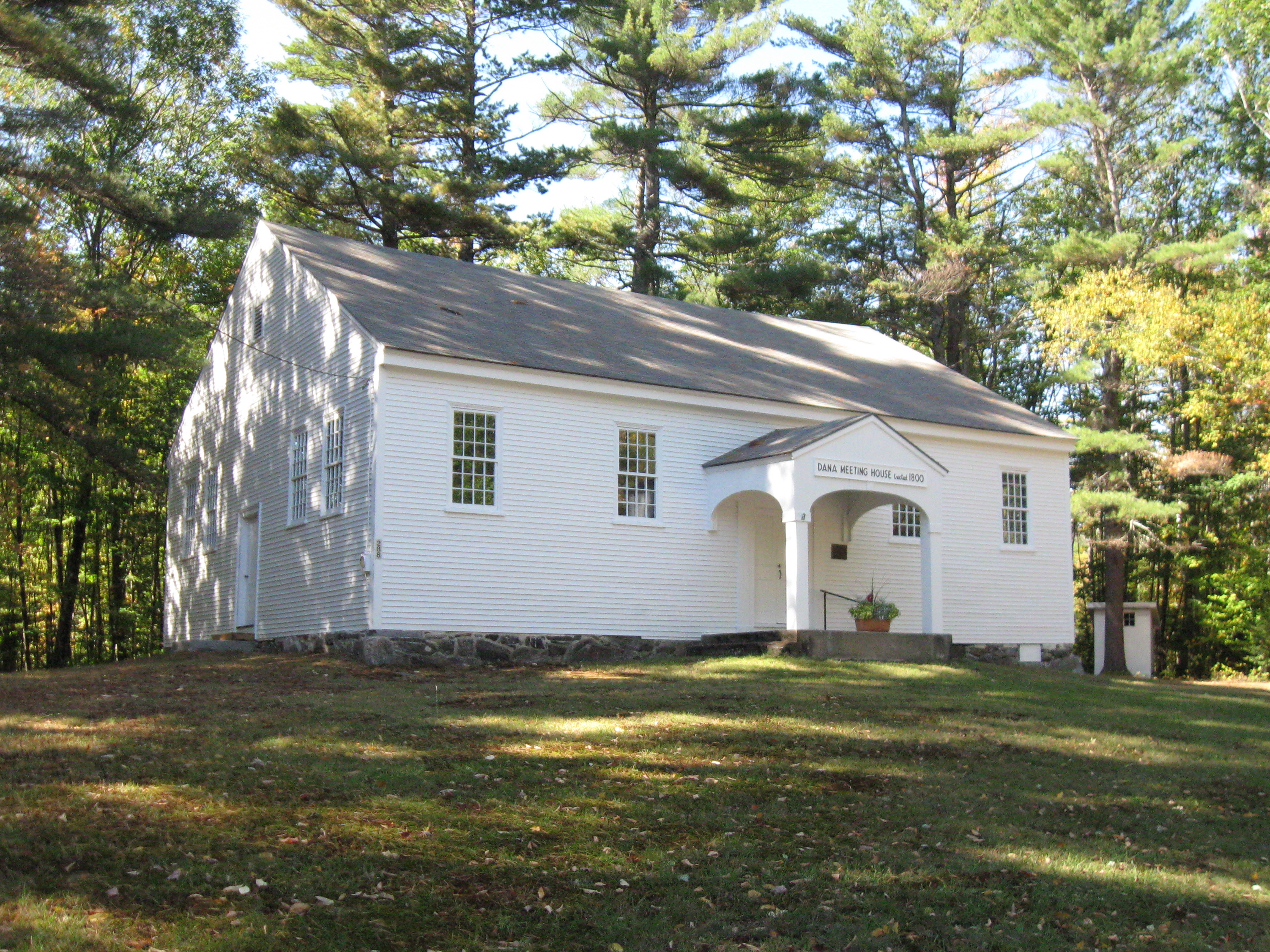 Photo of Dana Meeting House