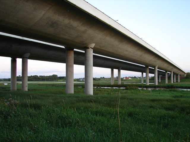 File:Estuary Bridge - geograph.org.uk - 526893.jpg