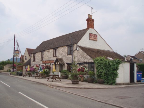 File:Fox and Hounds public house - geograph.org.uk - 196216.jpg