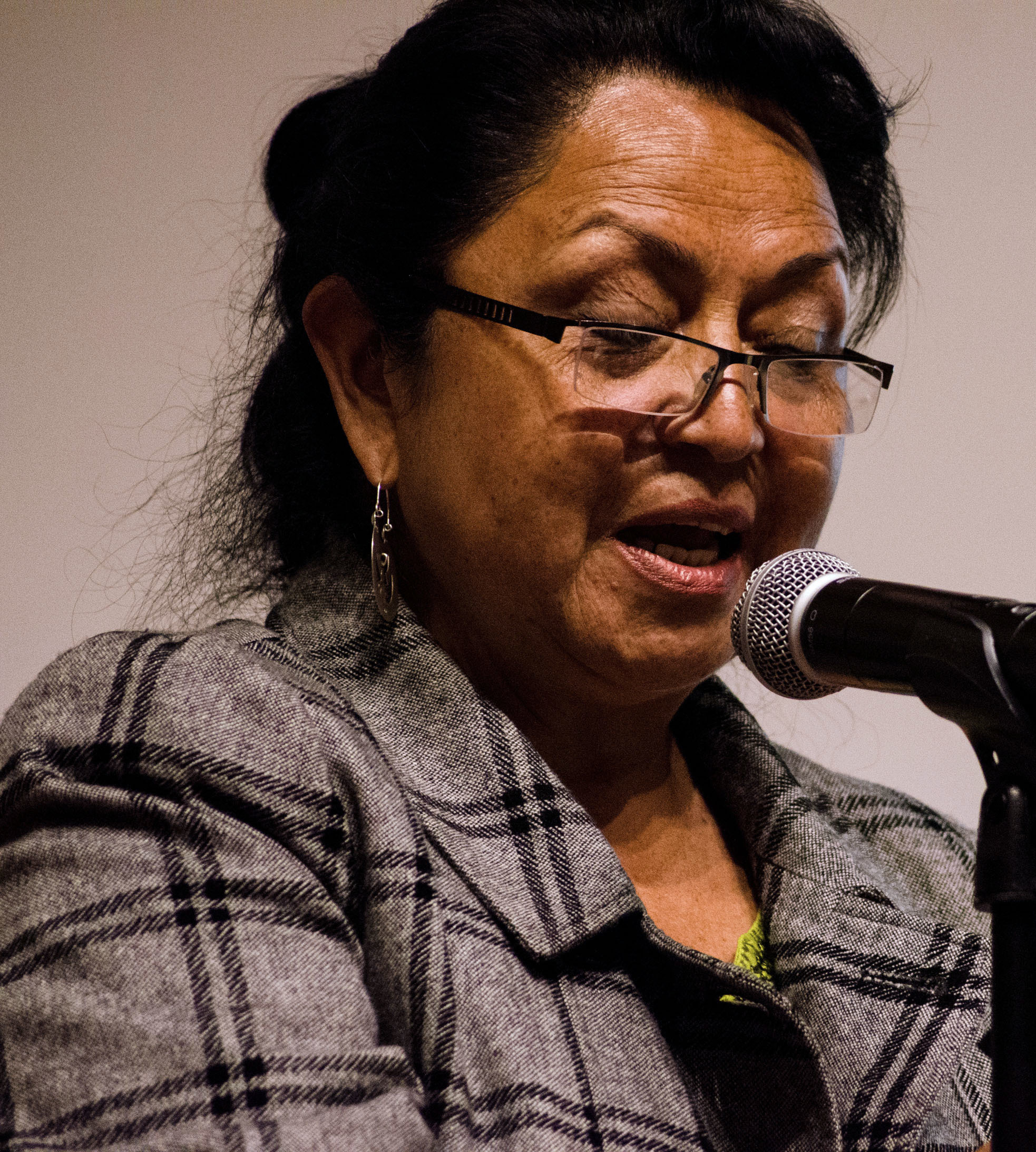 Graciela Huinao at a poetry reading in 2016.