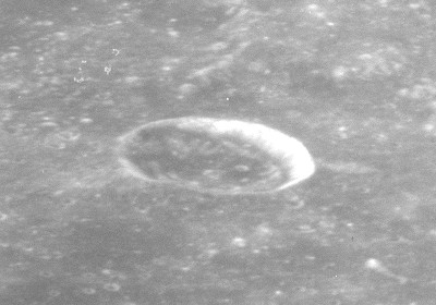 File:Grove crater AS16-P-5677.jpg