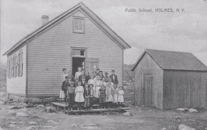 File:Holmes-NY-schoolhouse.jpg