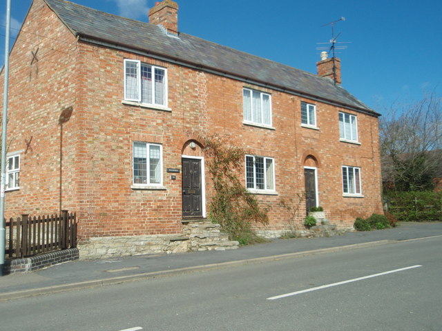 File:House on Main Street - geograph.org.uk - 733000.jpg