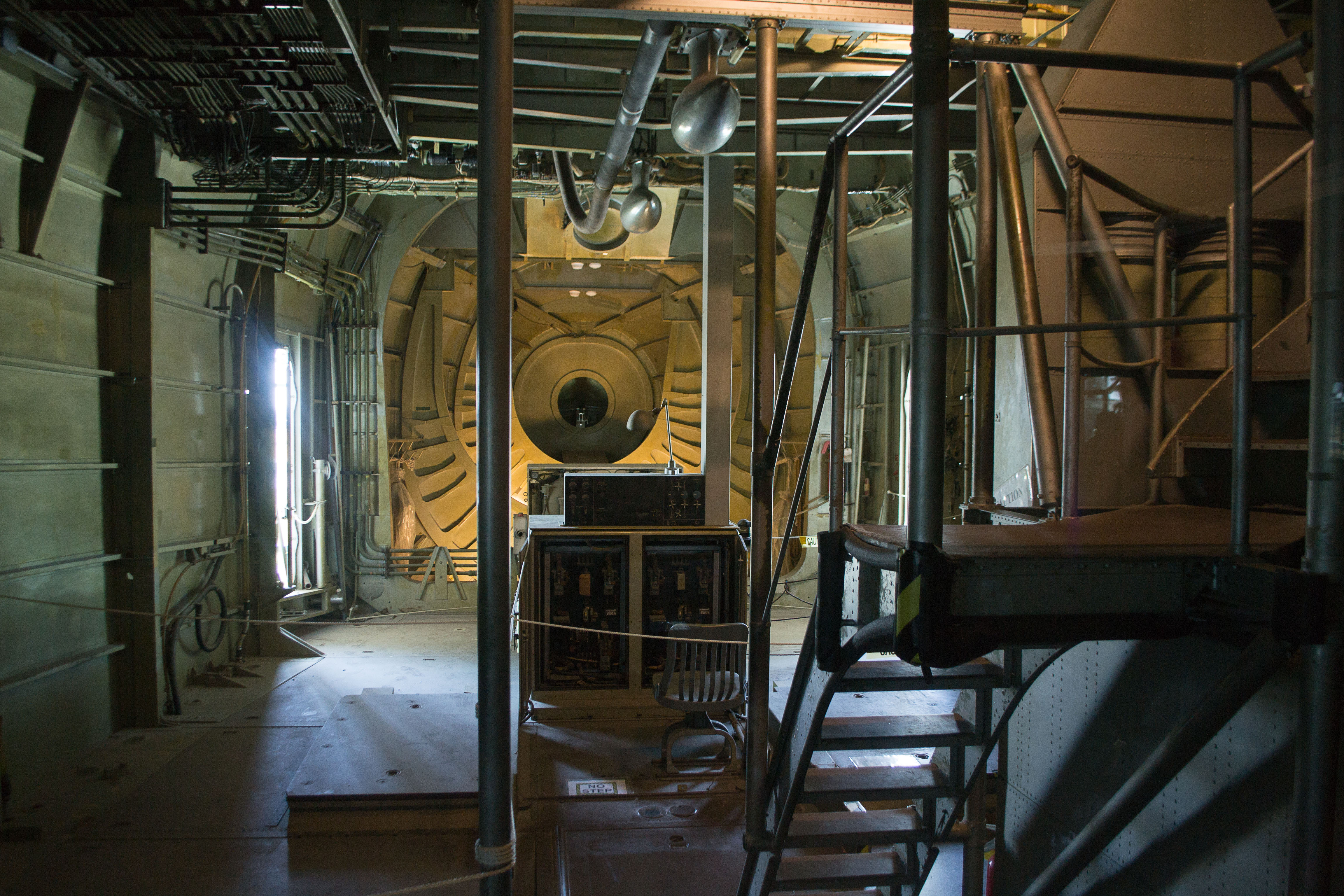 File Inside The Spruce Goose 2 Jpg Wikimedia Commons