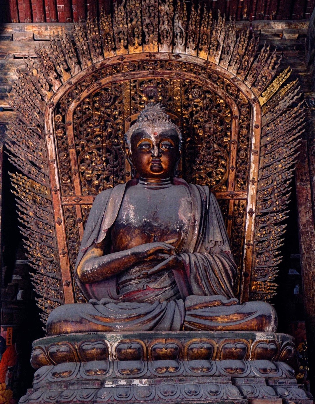 File:Jin Dynasty statue of Ratnasambhava (寶生如來or 宝生