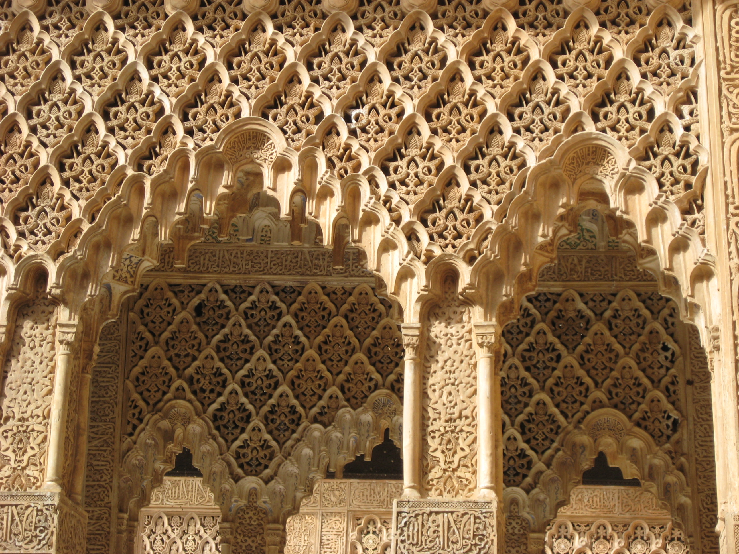 The medieval art of Alhambra: how Nasrid art influenced Europe's