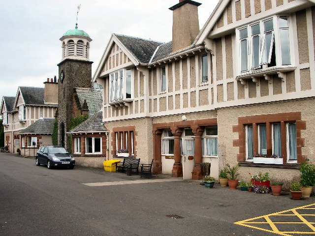 File:Murray Royal - geograph.org.uk - 23490.jpg