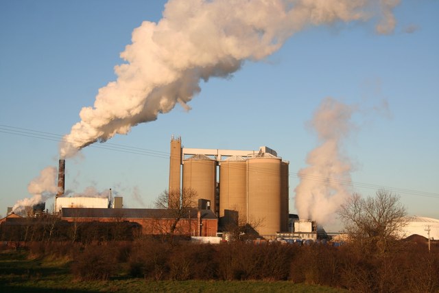 File:Newark Sugar Factory - geograph.org.uk - 1068558.jpg