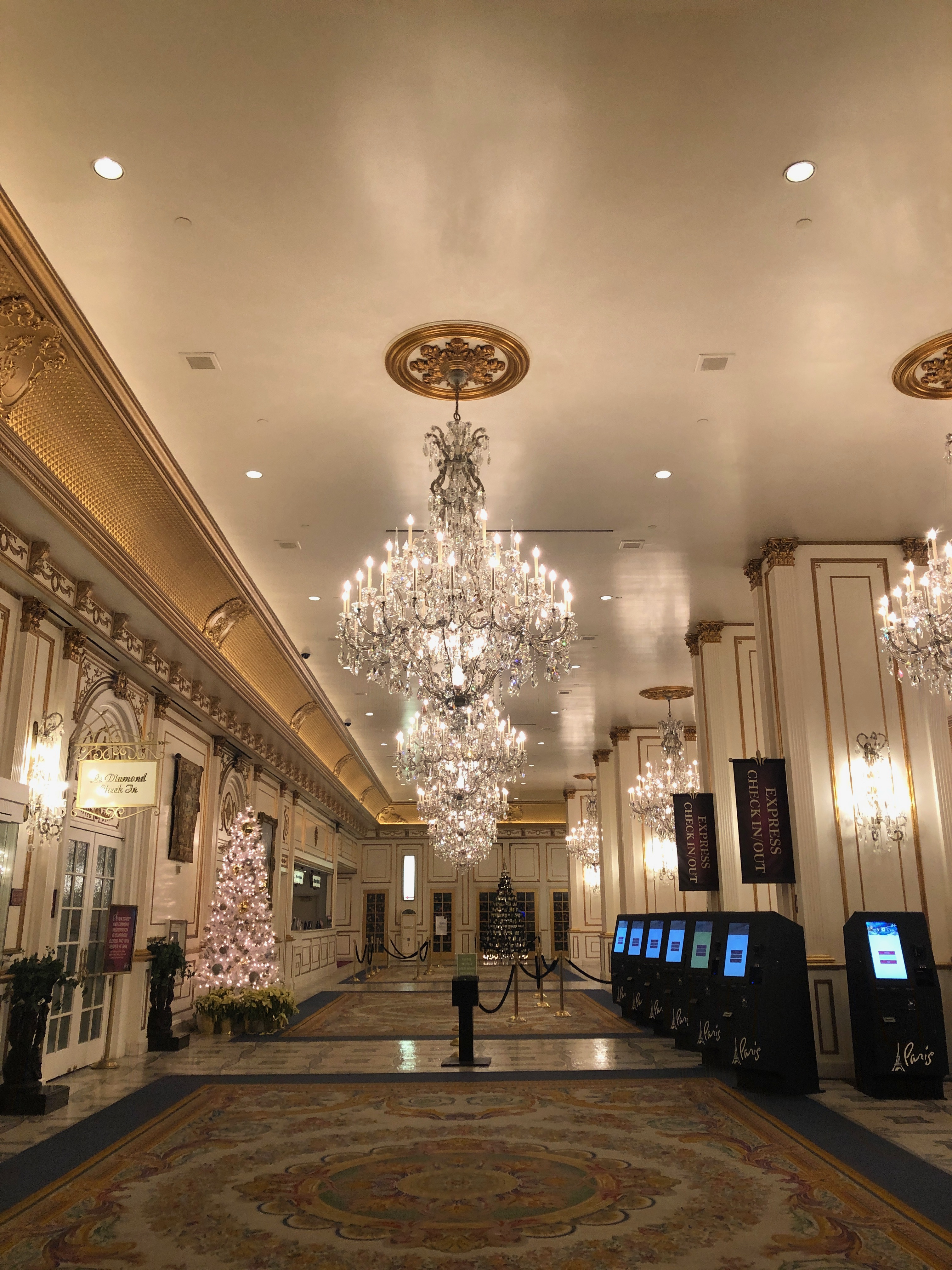 File:Paris Las Vegas lobby - Dec 2019 - Stierch 01.jpg - Wikimedia Commons