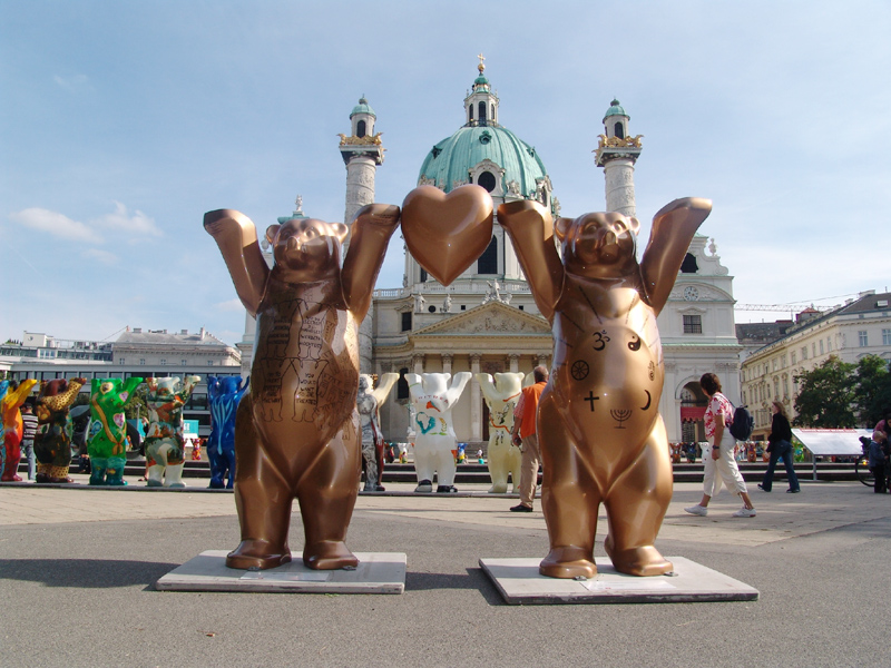 File:The Golden Buddy Bears in Vienna.jpg